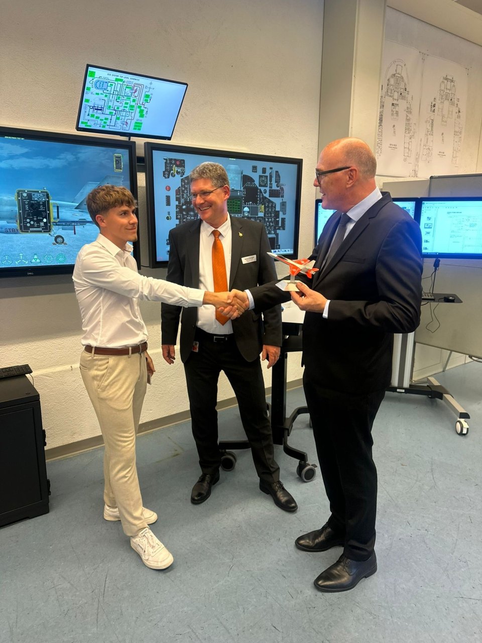 Martin Pfister besucht Payerne